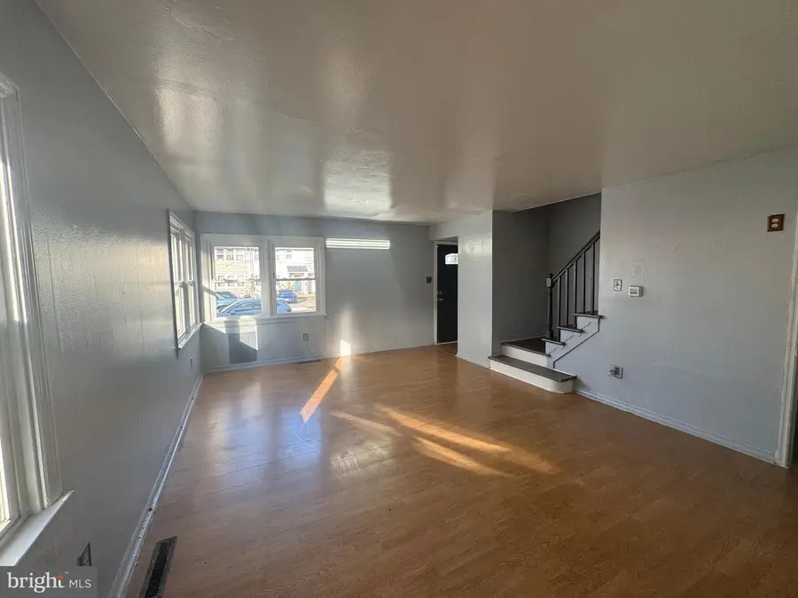 1038 Alcyon Dr, Bellmawr, NJ 08031 - Image #2