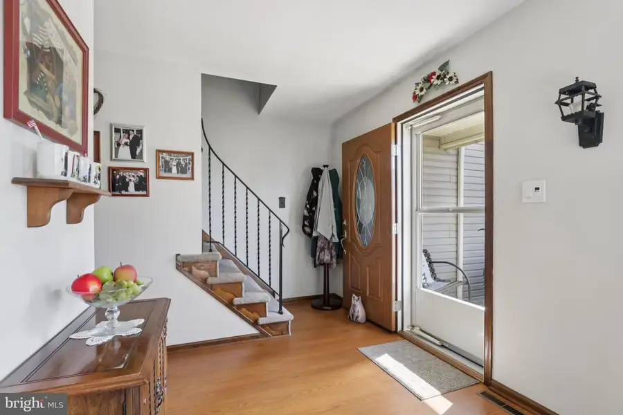 19 Fox Chase Dr, Blackwood, NJ 08012 - Image #2