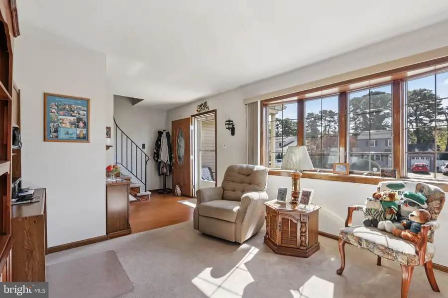 19 Fox Chase Dr, Blackwood, NJ 08012 - Image #3