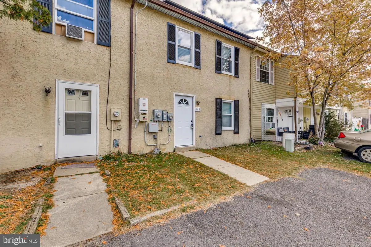 555 W Loch Lomond Dr, Sicklerville, NJ 08081 - Image #1