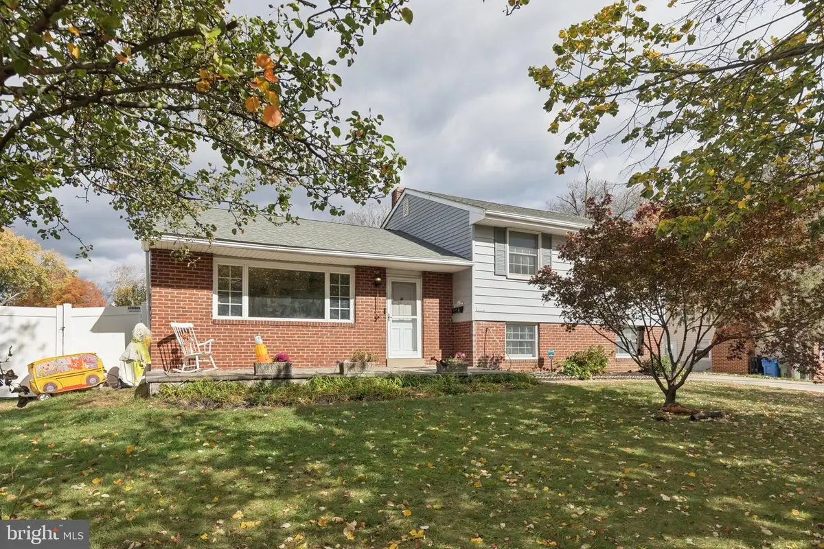 407 Yorkshire Rd, Cherry Hill, NJ 08034 - Image #1