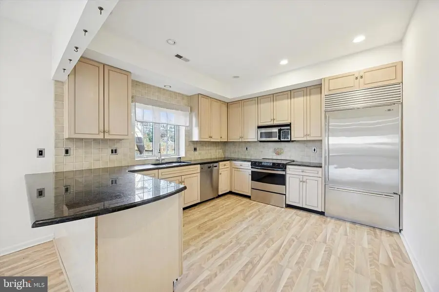 4 Fairhaven Ct, Cherry Hill, NJ 08003 - Image #2