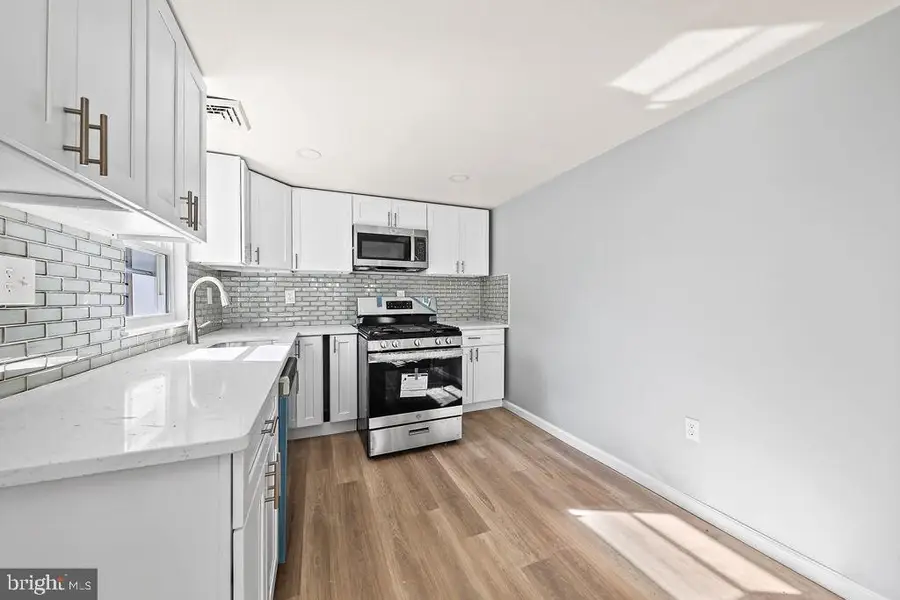 408 W 3rd Ave, Runnemede, NJ 08078 - Image #3