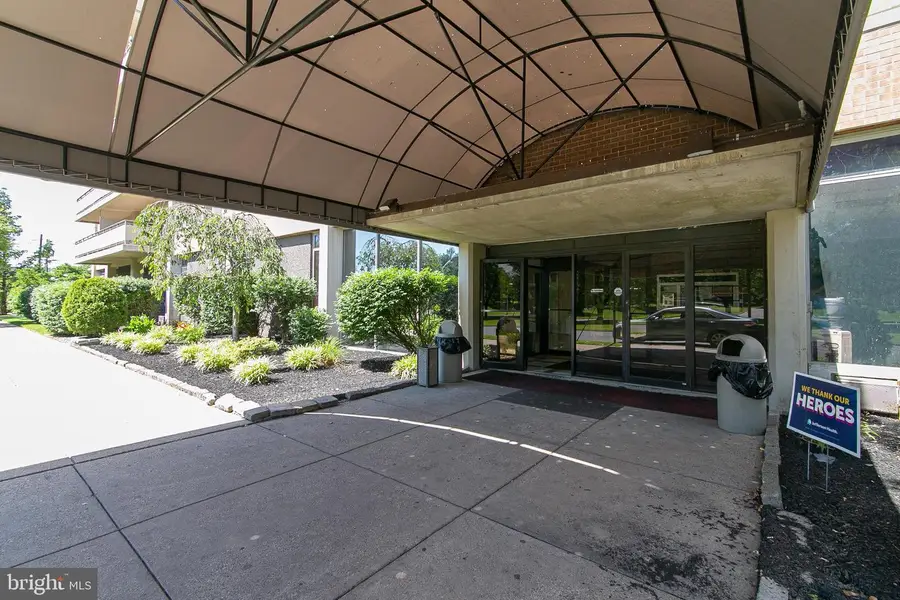 405 Barclay Towers, Cherry Hill, NJ 08034 - Image #2