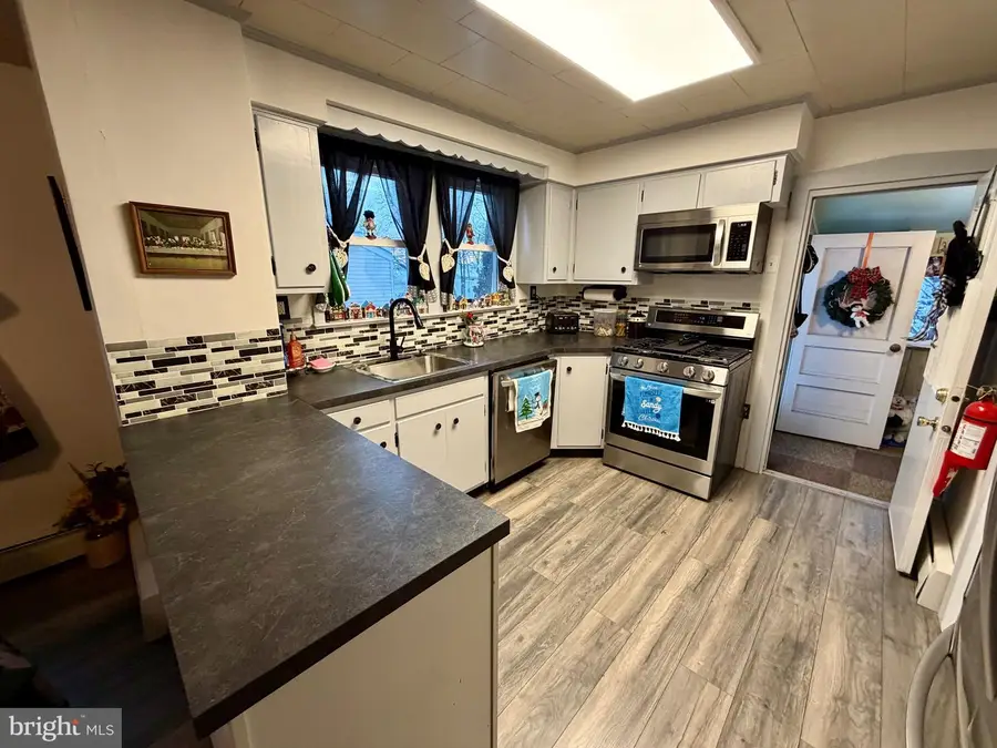 304 E Linden Ave, Lindenwold, NJ 08021 - Image #2