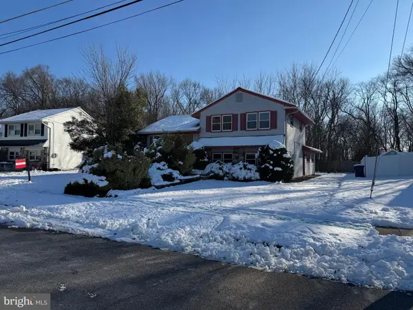 8 Great Oak Rd, VOORHEES, NJ 08043