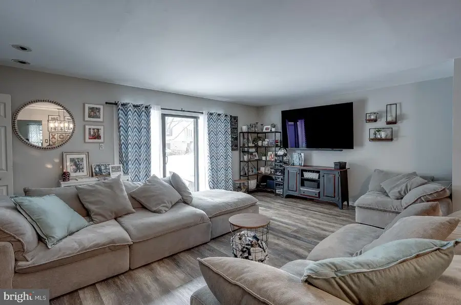 3 Crofton Cmns, Cherry Hill, NJ 08034 - Image #2