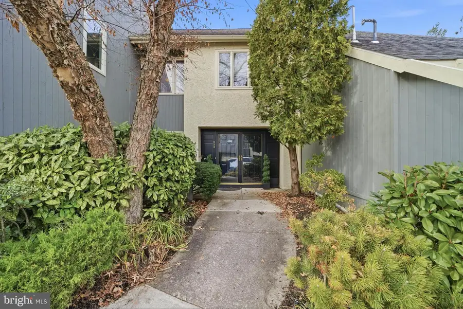 938 Chanticleer Dr, Cherry Hill, NJ 08003 - Image #2