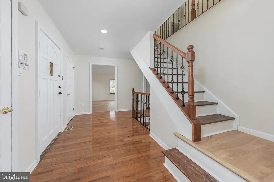 27 Eastwood Dr, Voorhees, NJ 08043 - Image #2