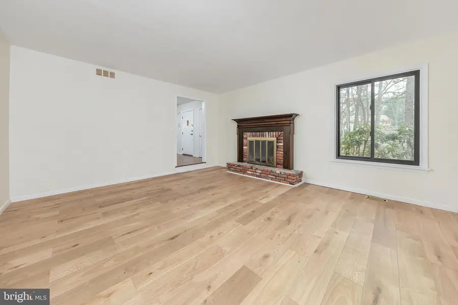 27 Eastwood Dr, Voorhees, NJ 08043 - Image #3