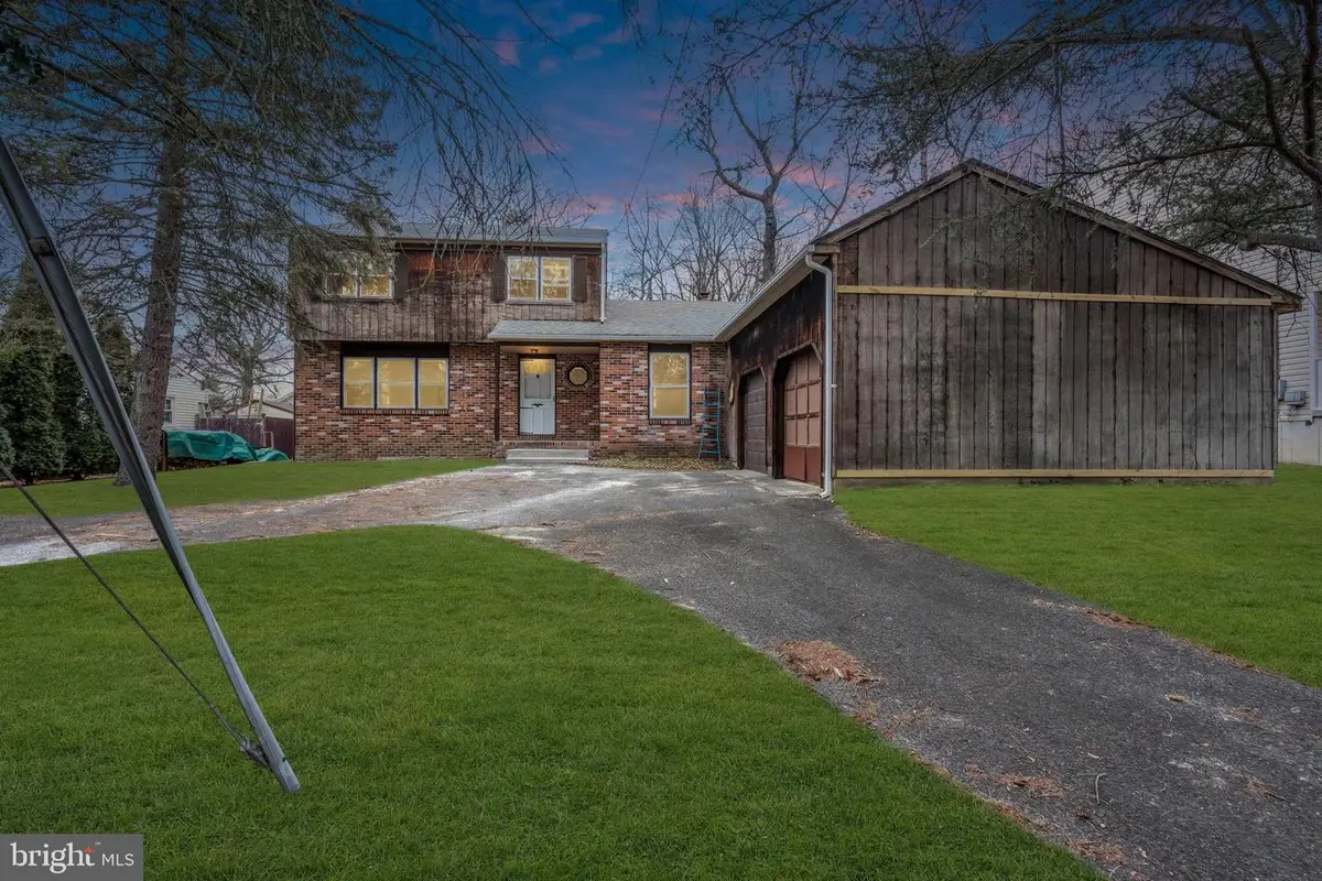 225 Lakeside Ave, Blackwood, NJ 08012 - Image #1