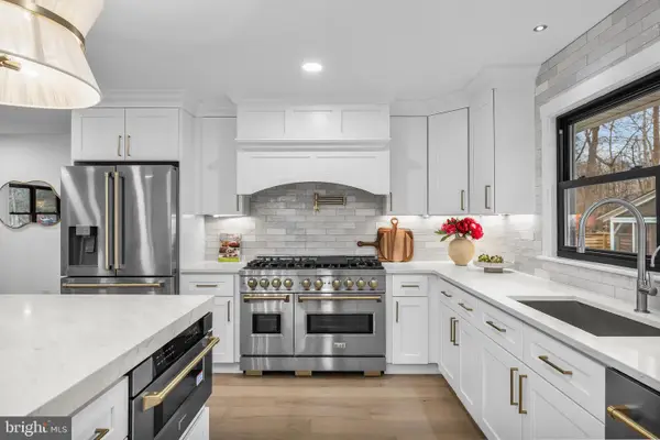 15 Imperial Dr, CHERRY HILL, NJ 08003