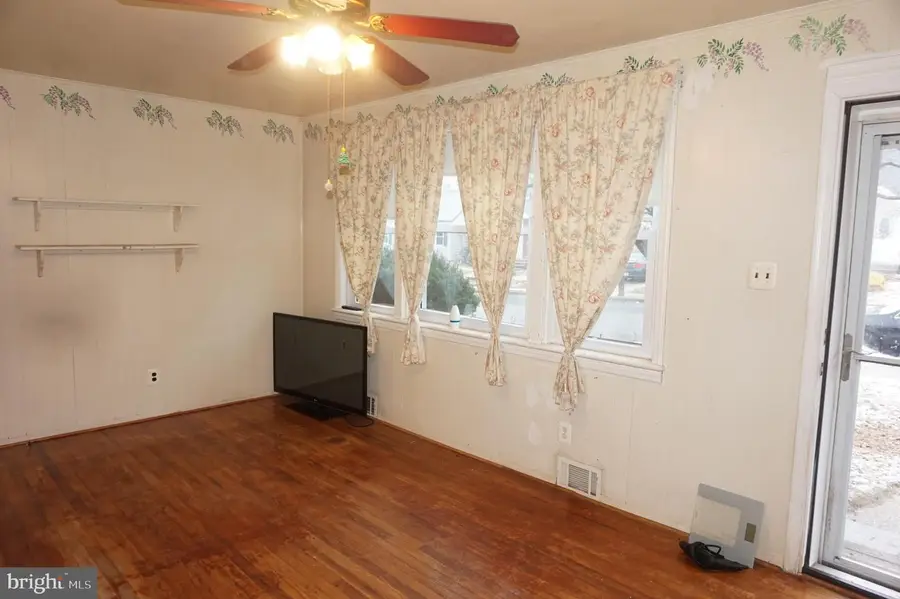 15 Sullivan Ave, Bellmawr, NJ 08031 - Image #2