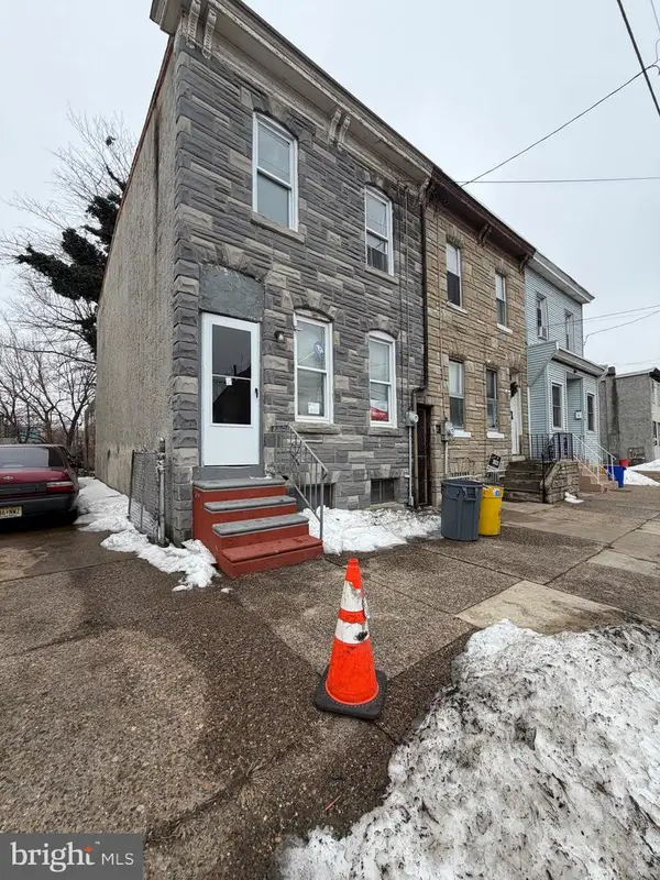 824 S 8th St, CAMDEN, NJ 08102