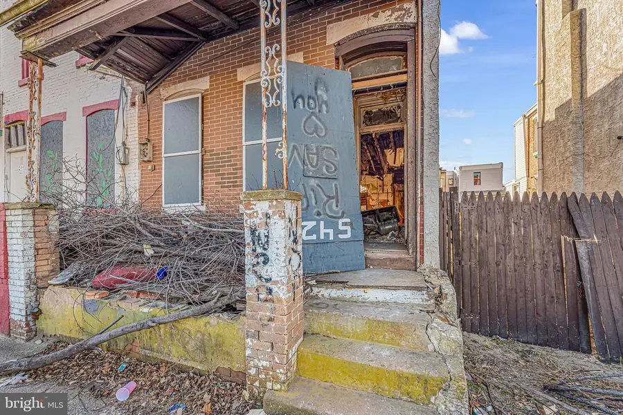 542 York St, Camden, NJ 08102 - Image #2