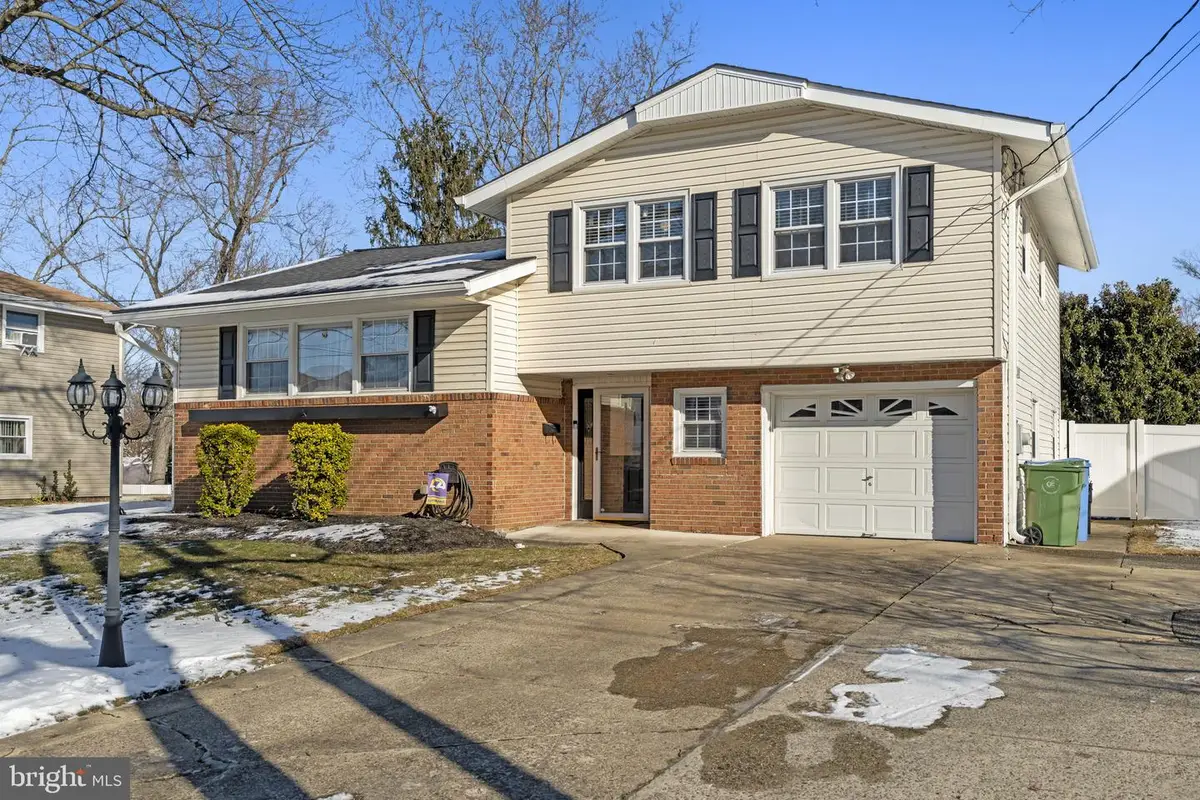 402 Bruce Rd, Cherry Hill, NJ 08034 - Image #1
