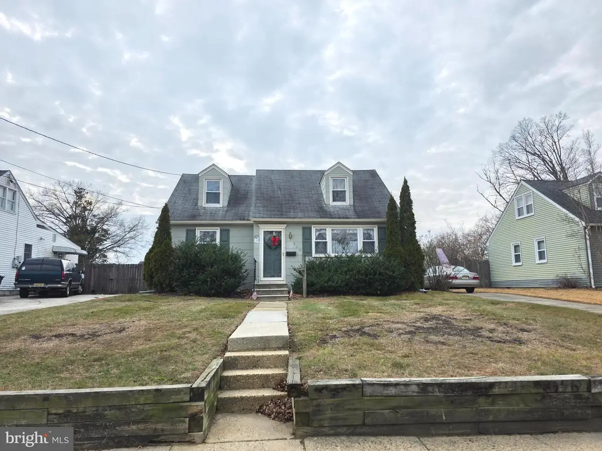 525 Charles Ave, Barrington, NJ 08007 - Image #1