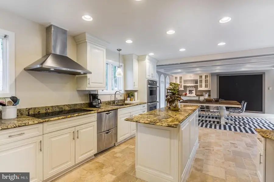 1121 Winding Dr, Cherry Hill, NJ 08003 - Image #2