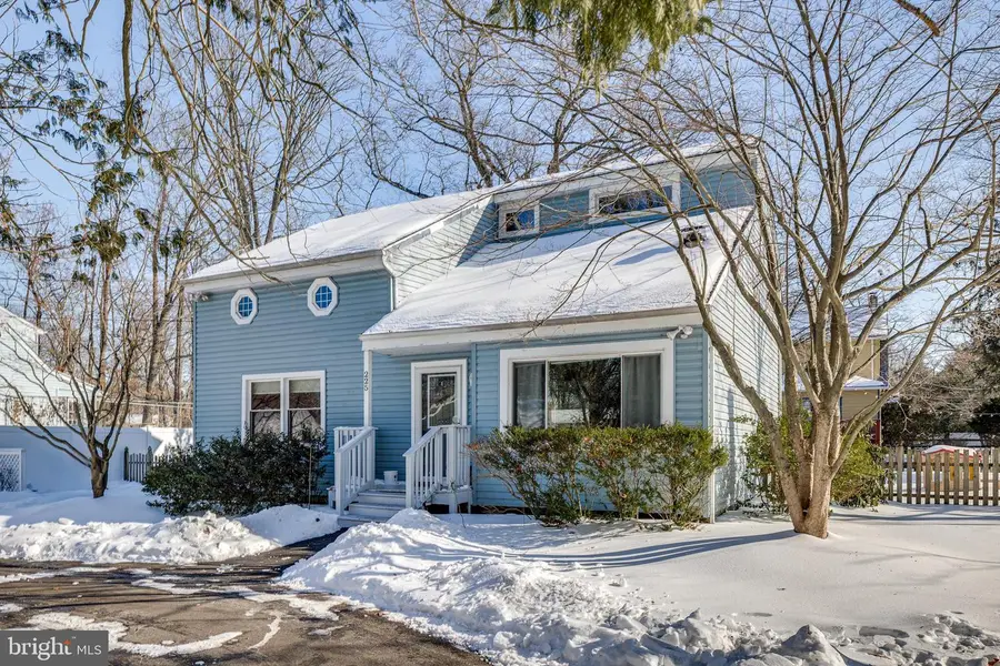 225 Dobson Ln, Cherry Hill, NJ 08003 - Image #2