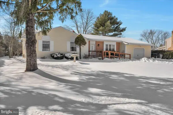 24 Constitution Blvd, BERLIN, NJ 08009