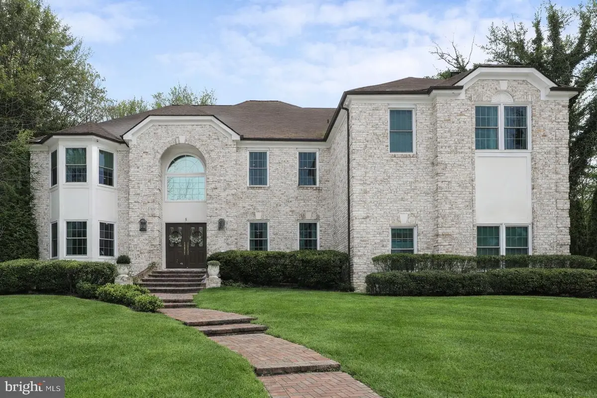 5 Shingle Oak Dr, Voorhees, NJ 08043 - #1