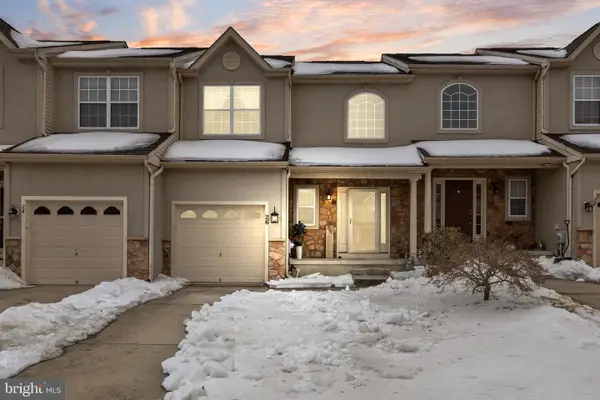 26 Glacier Dr, BERLIN, NJ 08009