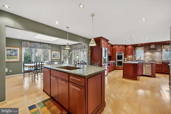 5 Kimberly Ct, VOORHEES, NJ 08043