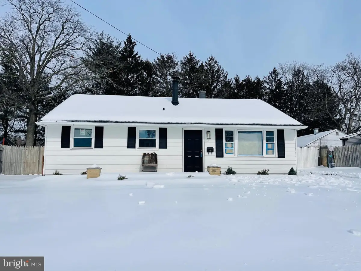 4 Walnut Cir N, West Berlin, NJ 08091 - #1