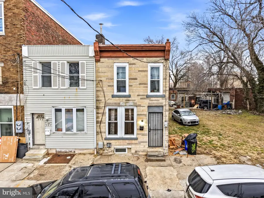 305 Pine St, Camden, NJ 08103 - #3