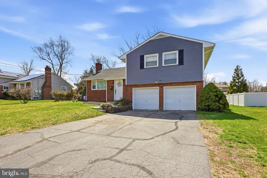 121 Weather Vane Dr, Cherry Hill, NJ 08002 - #2