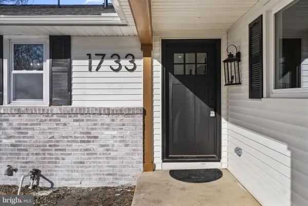 1733 Lark Ln, CHERRY HILL, NJ 08003