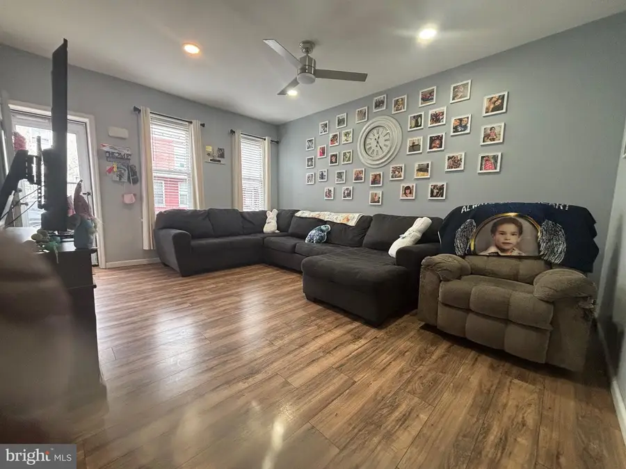 570 Line St, Camden, NJ 08103 - #2