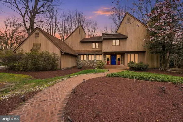 1 Windsor Dr, VOORHEES, NJ 08043