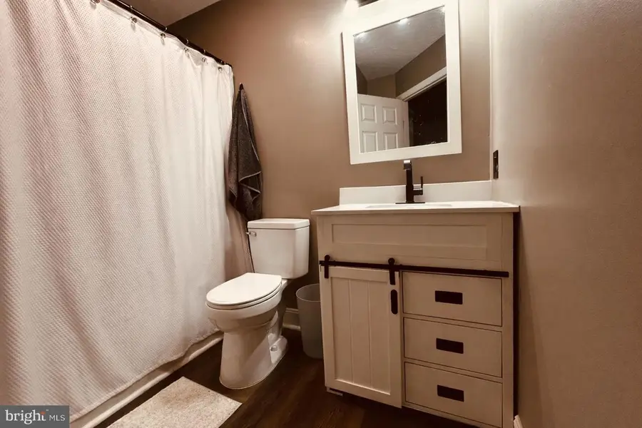 8 Wagon Wheel Dr, Sicklerville, NJ 08081 - #3