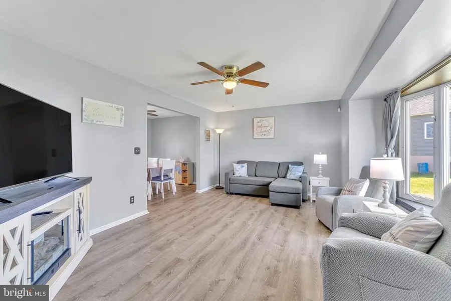 4 Barbara Pl, Somerdale, NJ 08083 - #3