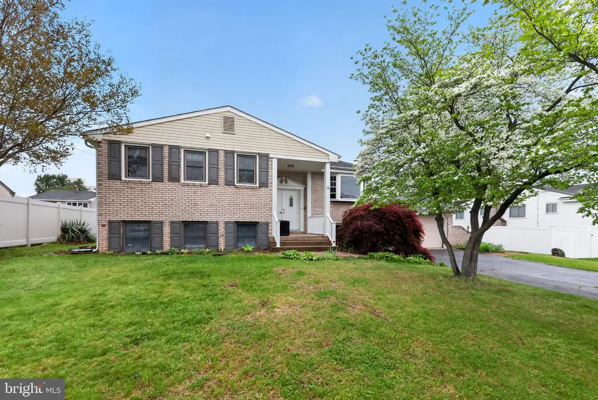13 Pebble Ln, Cherry Hill, NJ 08002 - #1