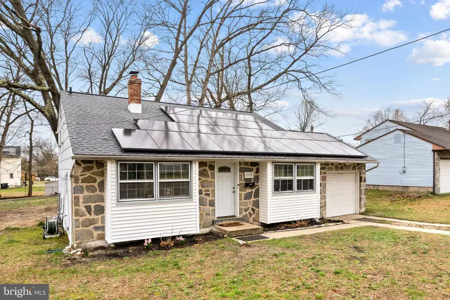 208 Sussex Dr, Lindenwold, NJ 08021 - #3