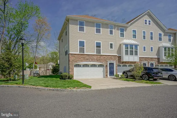 16 Regency Ct, CHERRY HILL, NJ 08002