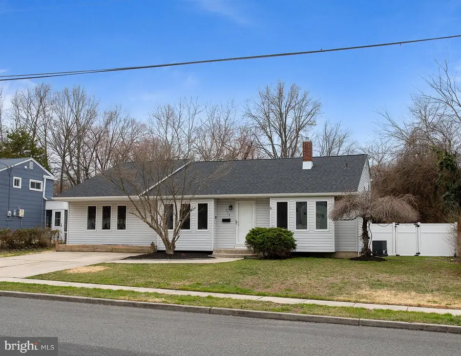 914 Aston Martin Dr, Lindenwold, NJ 08021 - #3