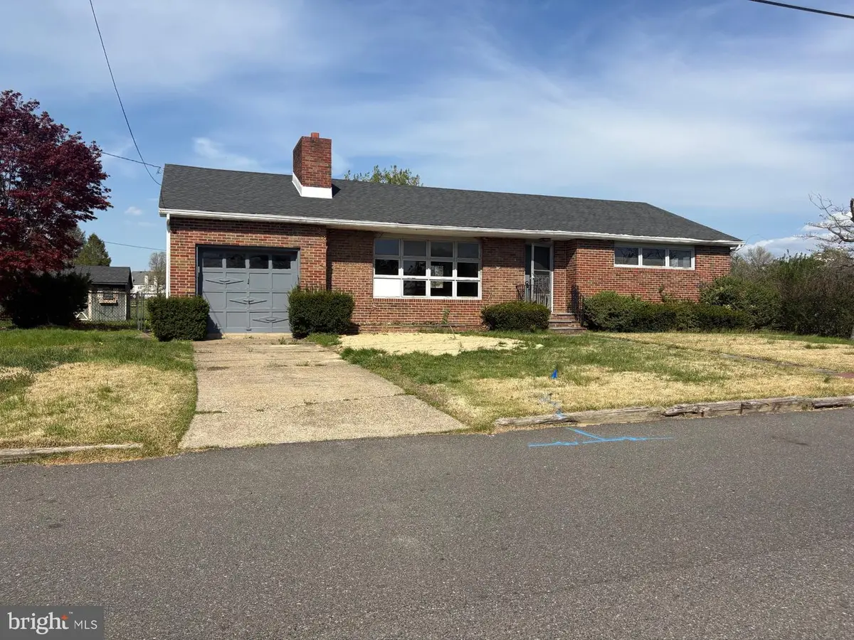 303 Hillcrest Ln, Blackwood, NJ 08012 - #1