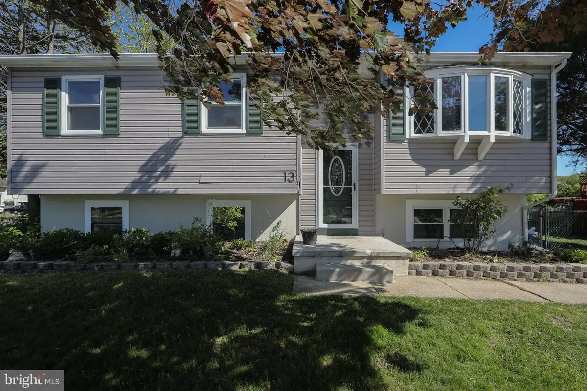 13 Spring Hollow Dr, Sicklerville, NJ 08081 - #1
