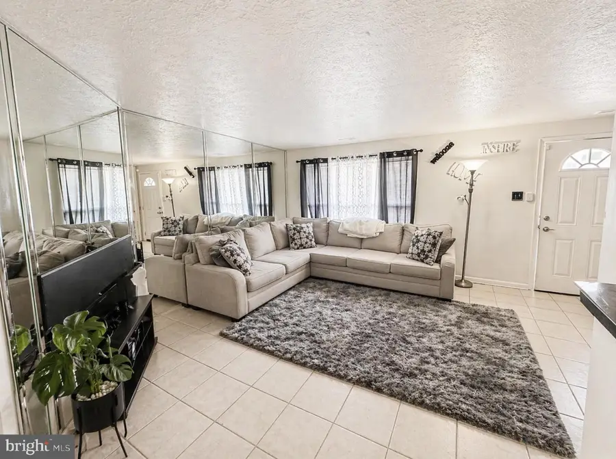 2303 Greenwood Dr, Lindenwold, NJ 08021 - #3