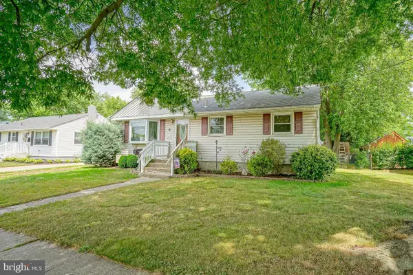 209 E Monroe Ave, MAGNOLIA, NJ 08049