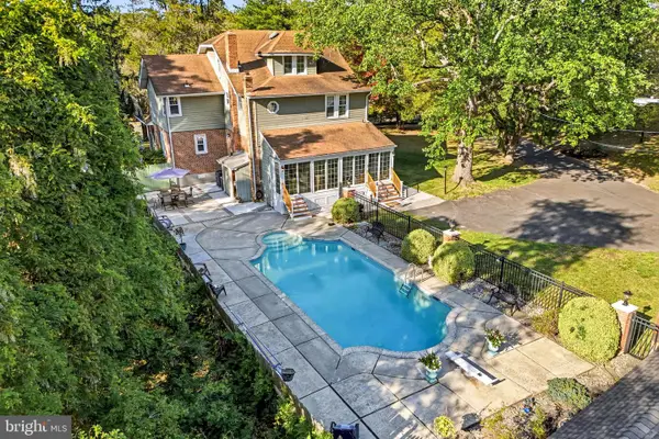 267 W White Horse Pike, BERLIN, NJ 08009