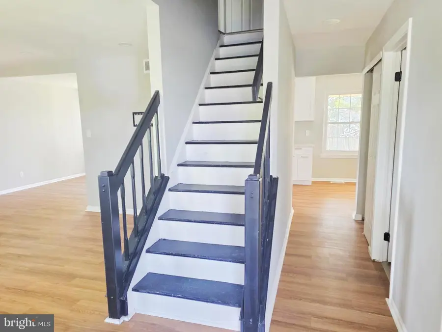 5 Chapel Cir, Sicklerville, NJ 08081 - #2