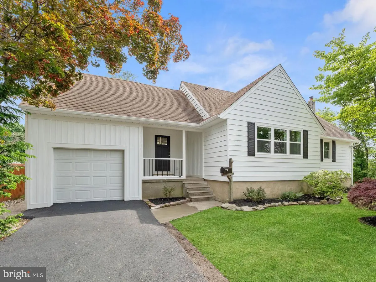 209 Lincoln Ave, West Collingswood Heights, NJ 08059 - #1