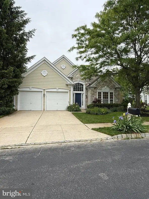 33 Festival Dr, VOORHEES, NJ 08043