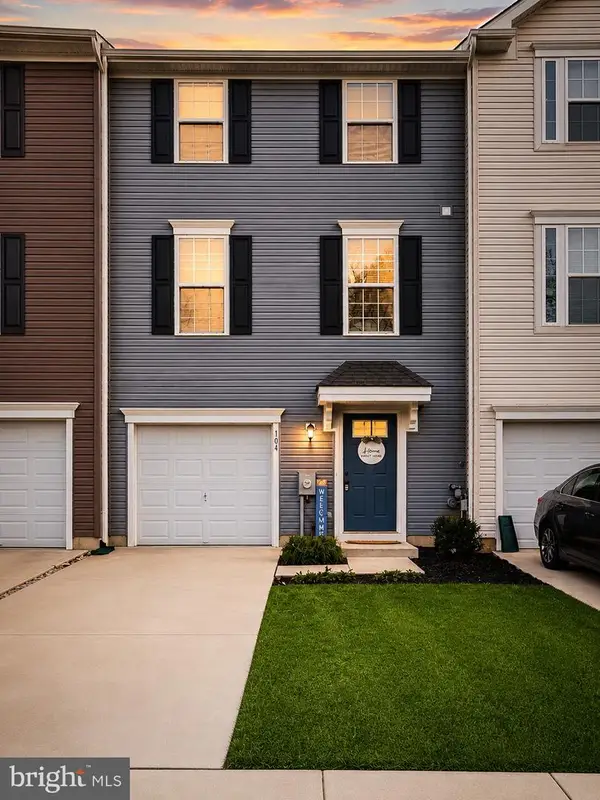 104 Commerce Center Dr, SICKLERVILLE, NJ 08081