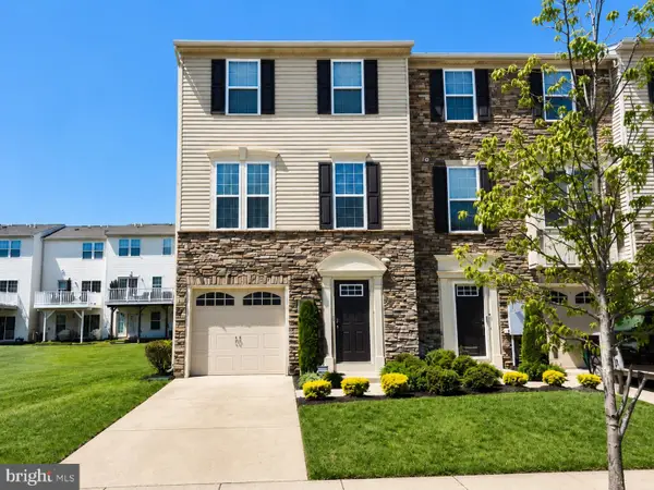 113 Village Green Ln, SICKLERVILLE, NJ 08081