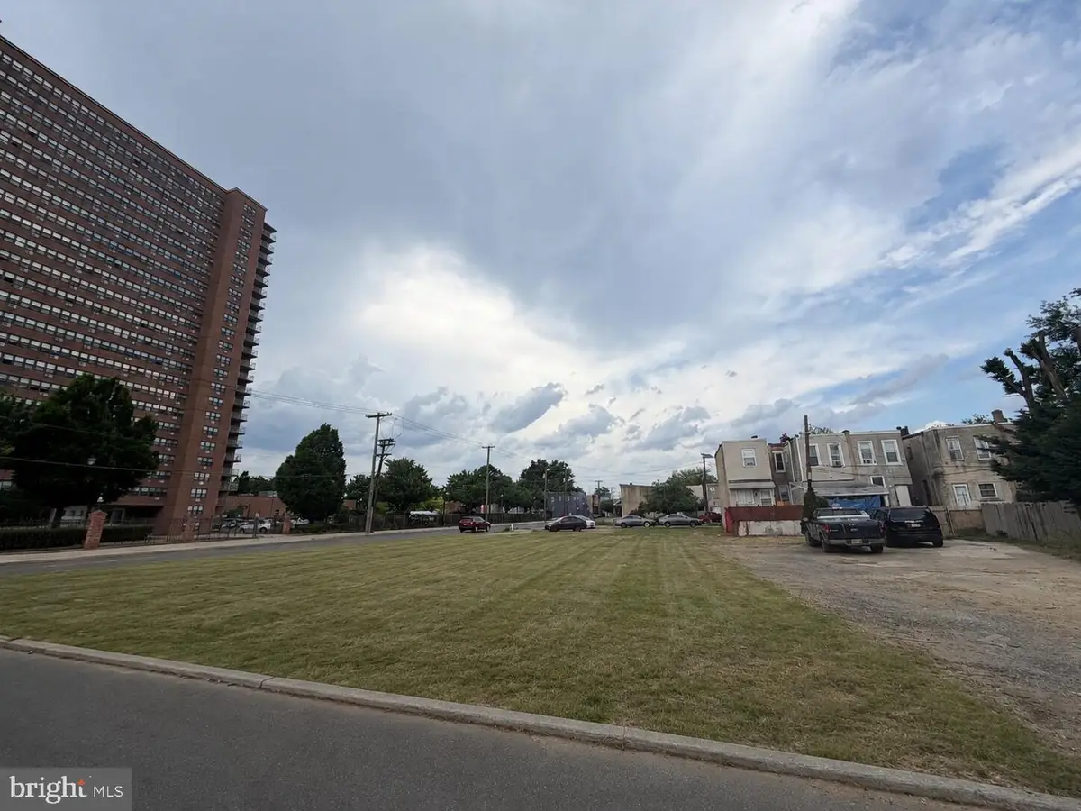 500 N 8th St, Camden, NJ 08102 - #1